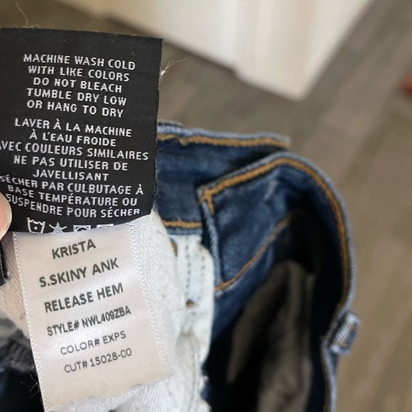 Hudson| Dark Wash Skinny Jeans in Krista Ankle Style•••Size 30, Raw Hem - Picture 10 of 15